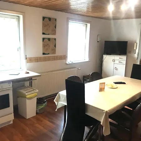 Monteur Mit 3 Schlafzimmer Bis 4 Pers,kueche & 2 Baeder Thiede